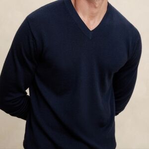 Banana Republic men's Merino V- neck long sleeve sweater